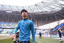 Chưa được ra sân, Công Phượng vẫn nhận nhiều lời khen