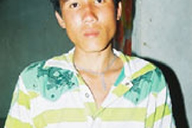 Tặng học bổng cho học sinh cứu người bị nước cuốn