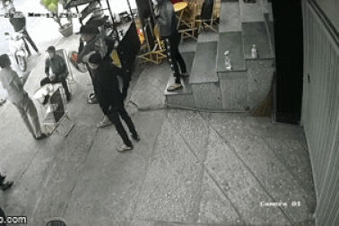 Bắt băng nhóm giang hồ đánh hội đồng một giám đốc ở TPHCM