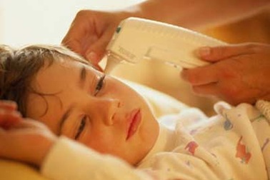 Hướng dẫn mới nhất khi chăm sóc trẻ sốt