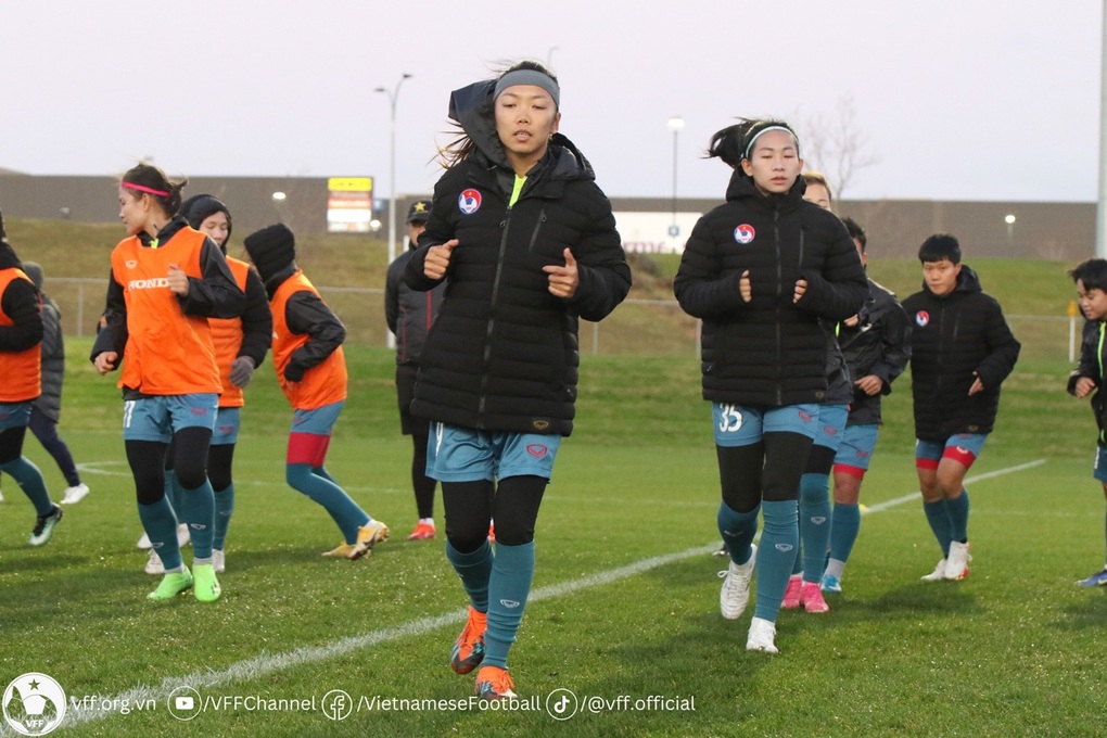 Tuyển nữ Việt Nam nhận quà bất ngờ từ FIFA trước World Cup - 3 Tuyển nữ Việt Nam nhận quà bất ngờ từ FIFA trước World Cup - 3