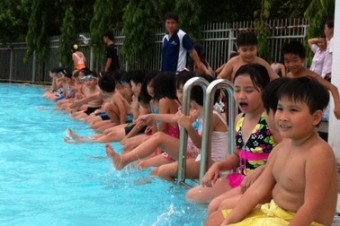 Dạy bơi cho học sinh: Xóa dần “bơi” trên giấy