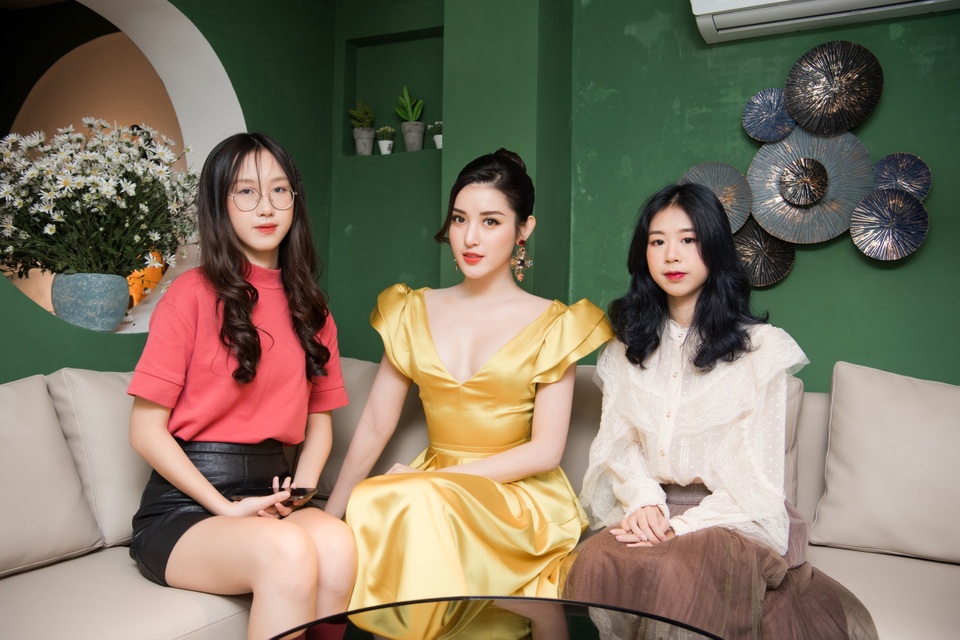 Á hậu Huyền My: “Mong sớm gặp được “chồng” để mẹ đỡ “đuổi khéo” nữa” - 8 Á hậu Huyền My: “Mong sớm gặp được “chồng” để mẹ đỡ “đuổi khéo” nữa” - 8