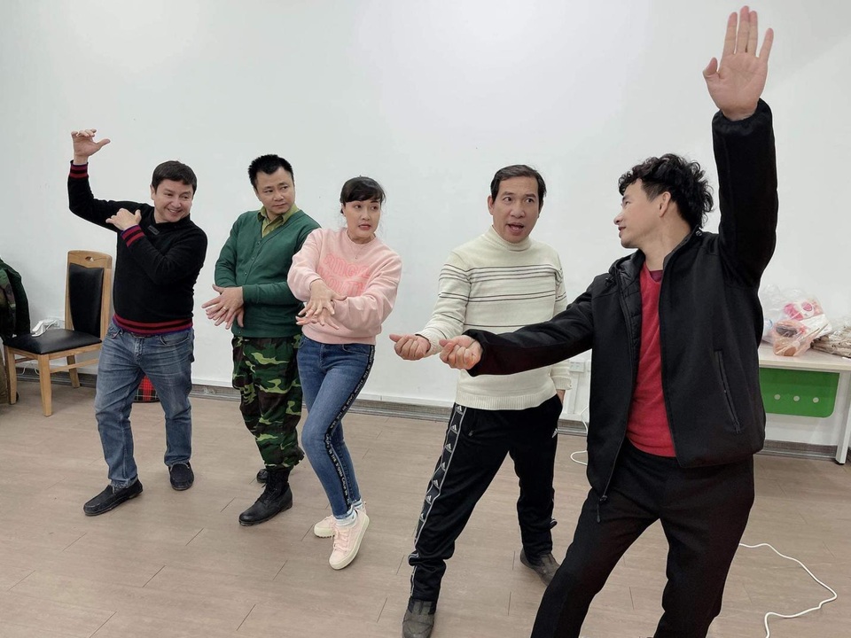 Nghệ sĩ Hoài Linh bức xúc khi bị lợi dụng hình ảnh - 4 Nghệ sĩ Hoài Linh bức xúc khi bị lợi dụng hình ảnh - 4