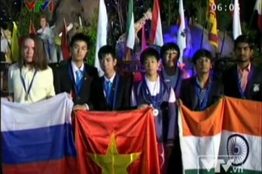 Khen thưởng 6 HS đoạt giải tại Olympic Khoa học trẻ quốc tế 