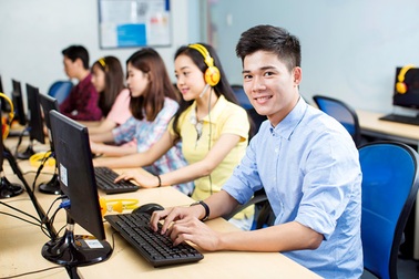 Phá vỡ “lối mòn” học tiếng Anh