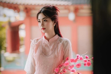 Hoa hậu Sinh viên đời thường ngọt ngào, được Bùi Quỳnh Hoa khen tính cách