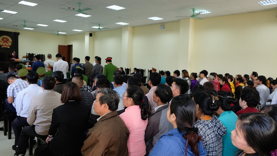 Xét xử vụ đánh nhau náo loạn khu du lịch Hải Tiến - 3 Xét xử vụ đánh nhau náo loạn khu du lịch Hải Tiến - 3
