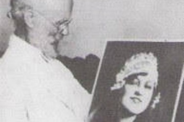 Rùng rợn tình yêu của một vị bác sĩ với thi hài người chết