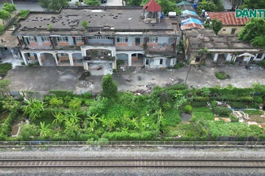 Cảnh hoang tàn, đổ nát tại Ga Ninh Bình cũ