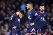 HLV Pochettino được khuyên nên rời PSG vì không biết dùng Messi