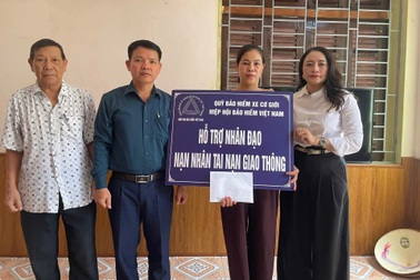 Hỗ trợ 45 triệu đồng cho gia đình nạn nhân tai nạn giao thông tại Hà Nội