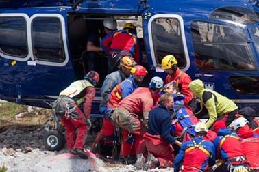 Đức thành công với cuộc giải cứu nạn nhân kẹt dưới động tốn kém nhất