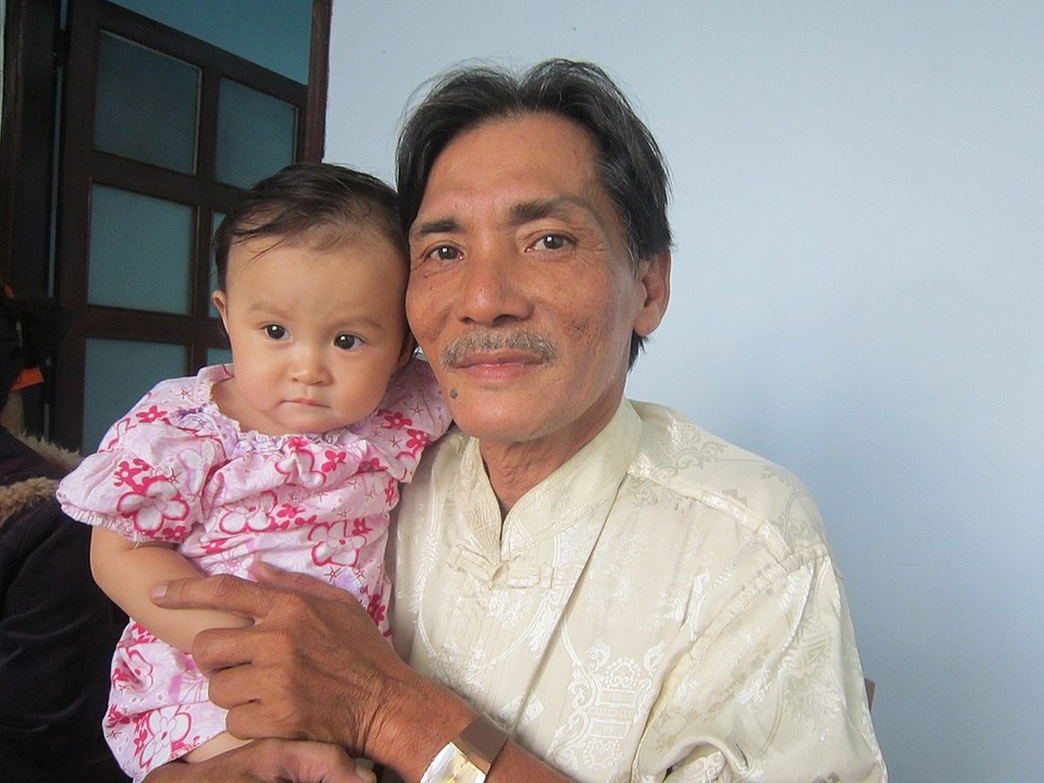 Vợ Thương Tín: Đâu phải sống xa nhau là vợ chồng không thương nhau - 3 Vợ Thương Tín: Đâu phải sống xa nhau là vợ chồng không thương nhau - 3