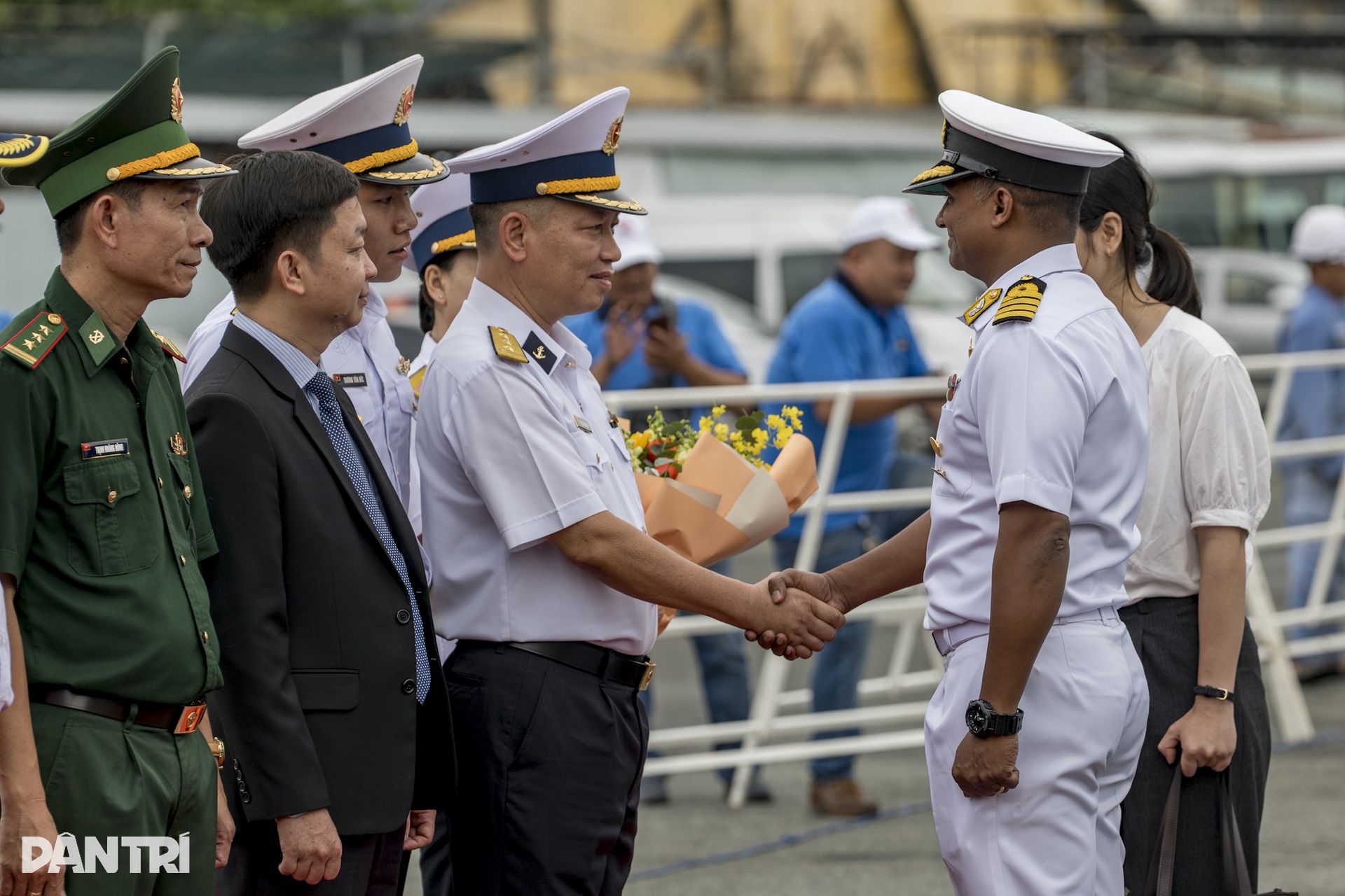 Tàu Hải quân Ấn Độ cập cảng Sài Gòn - 4 Tàu Hải quân Ấn Độ cập cảng Sài Gòn - 4