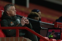 Man Utd thắng trận đầu tiên tại Old Trafford, HLV Solskjaer nói gì?