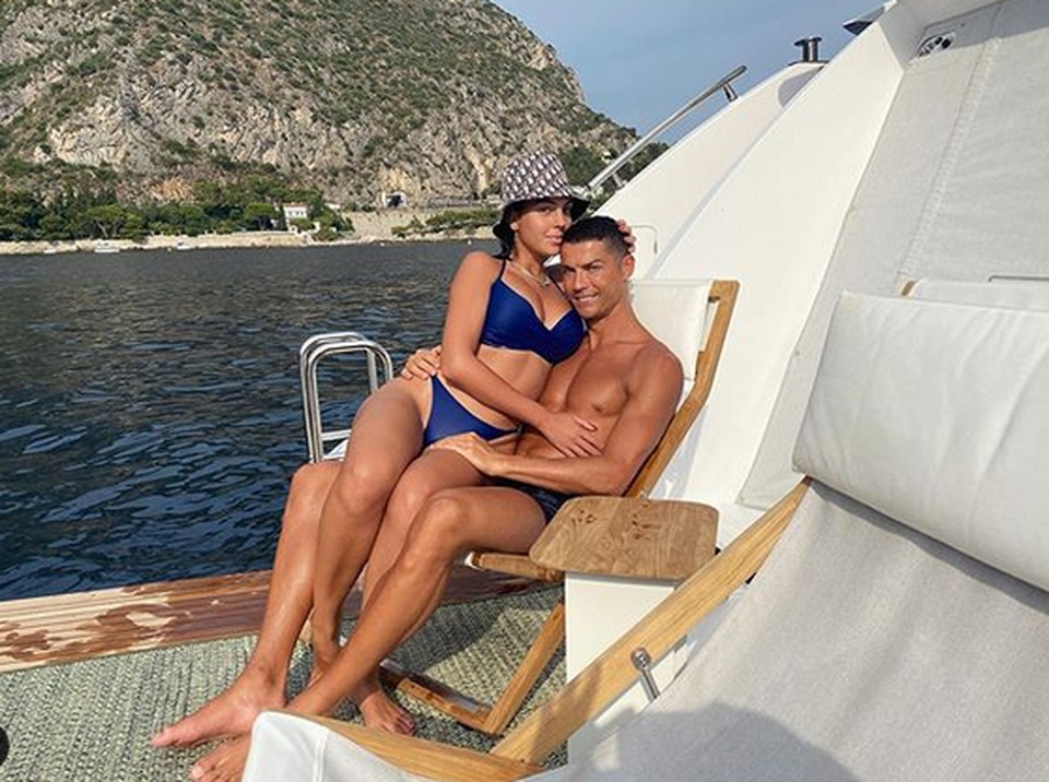 Bạn gái Ronaldo ngày càng đẹp bốc lửa - 7 Bạn gái Ronaldo ngày càng đẹp bốc lửa - 7