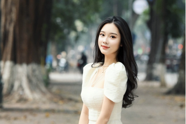 Hoa khôi Ngoại thương vừa đẹp vừa giỏi vẫn bị áp lực đồng trang lứa