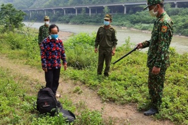 Lội suối, vượt biên trái phép vào Việt Nam thì bị phát hiện, bắt giữ