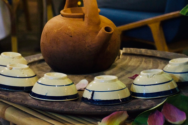 Người trẻ muốn "trà đạo cũng đẻ ra vàng", được khen vì... khát tiền