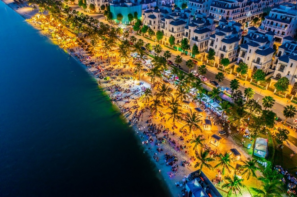 Phố lên đèn, cư dân Quận Ocean háo hức lên đồ đi dạ hội - 1 Phố lên đèn, cư dân Quận Ocean háo hức lên đồ đi dạ hội - 1