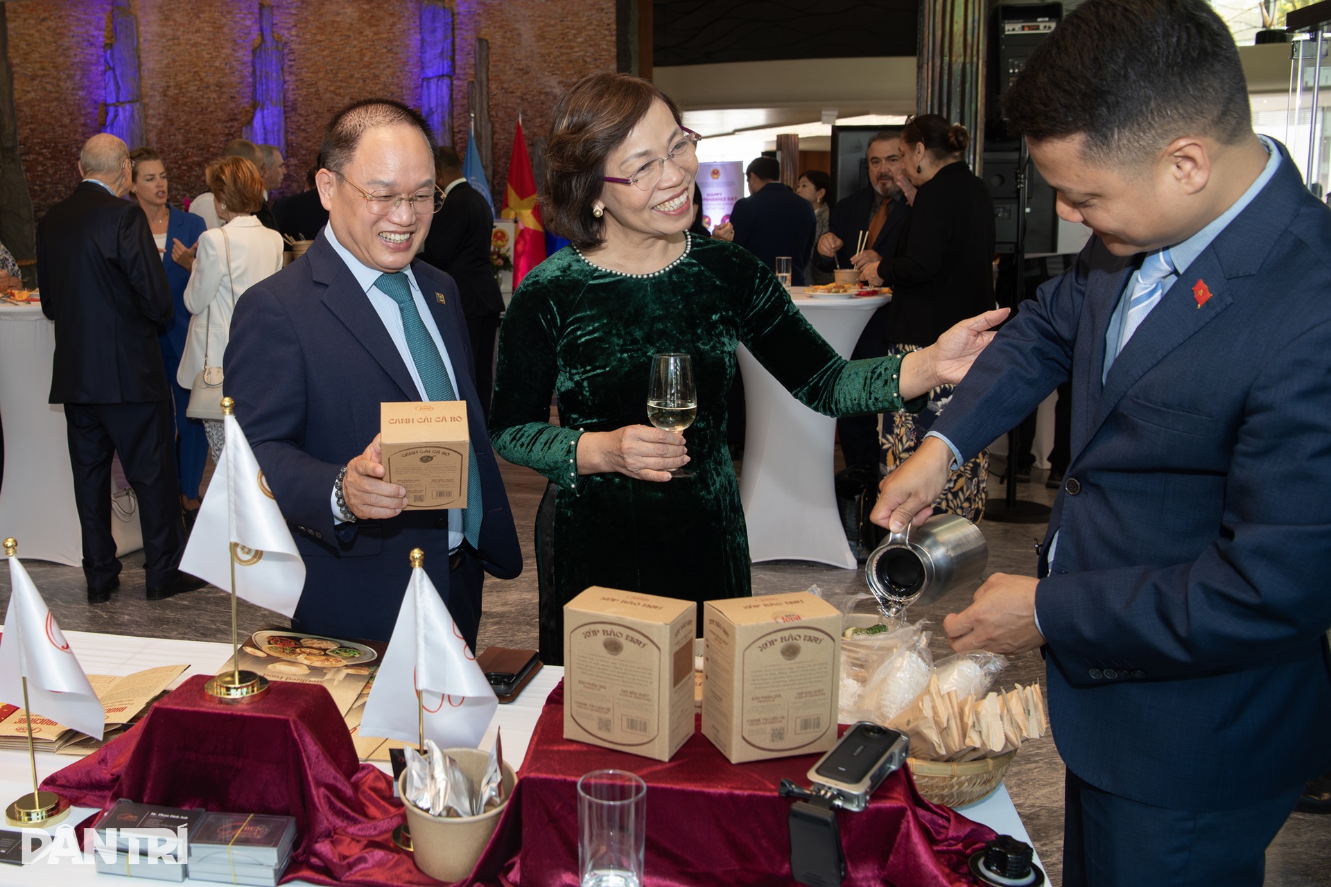 Phái đoàn Việt Nam tại Geneva trang trọng tổ chức kỷ niệm 80 năm Quốc khánh - 13