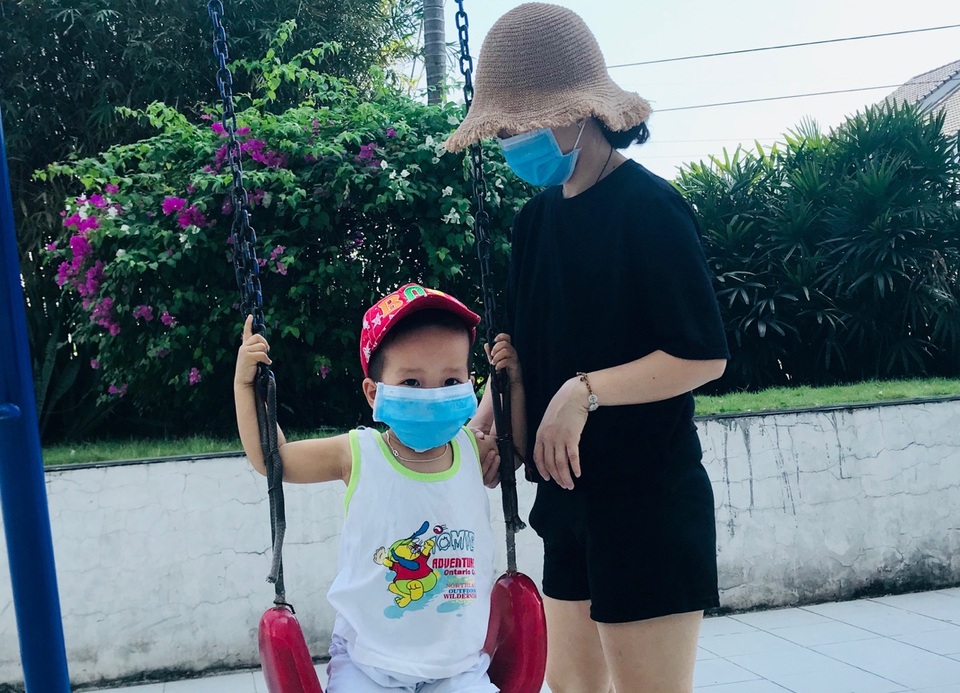 Chồng mỉa mai về phòng dịch, vợ cho ra ngủ... nhà kho - 3 Chồng mỉa mai về phòng dịch, vợ cho ra ngủ... nhà kho - 3