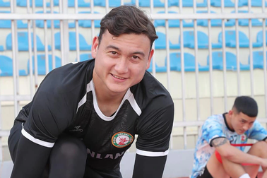 Đặng Văn Lâm tập buổi đầu tiên với CLB Bình Định, khoác áo số 35