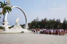 Xúc động lời cảm tưởng tại Khu tưởng niệm chiến sĩ Gạc Ma