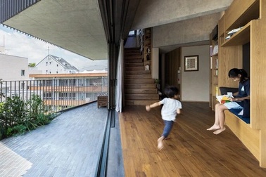 Nhà 4 tầng xếp chồng bất quy tắc, điều bất ngờ nằm ở bên trong