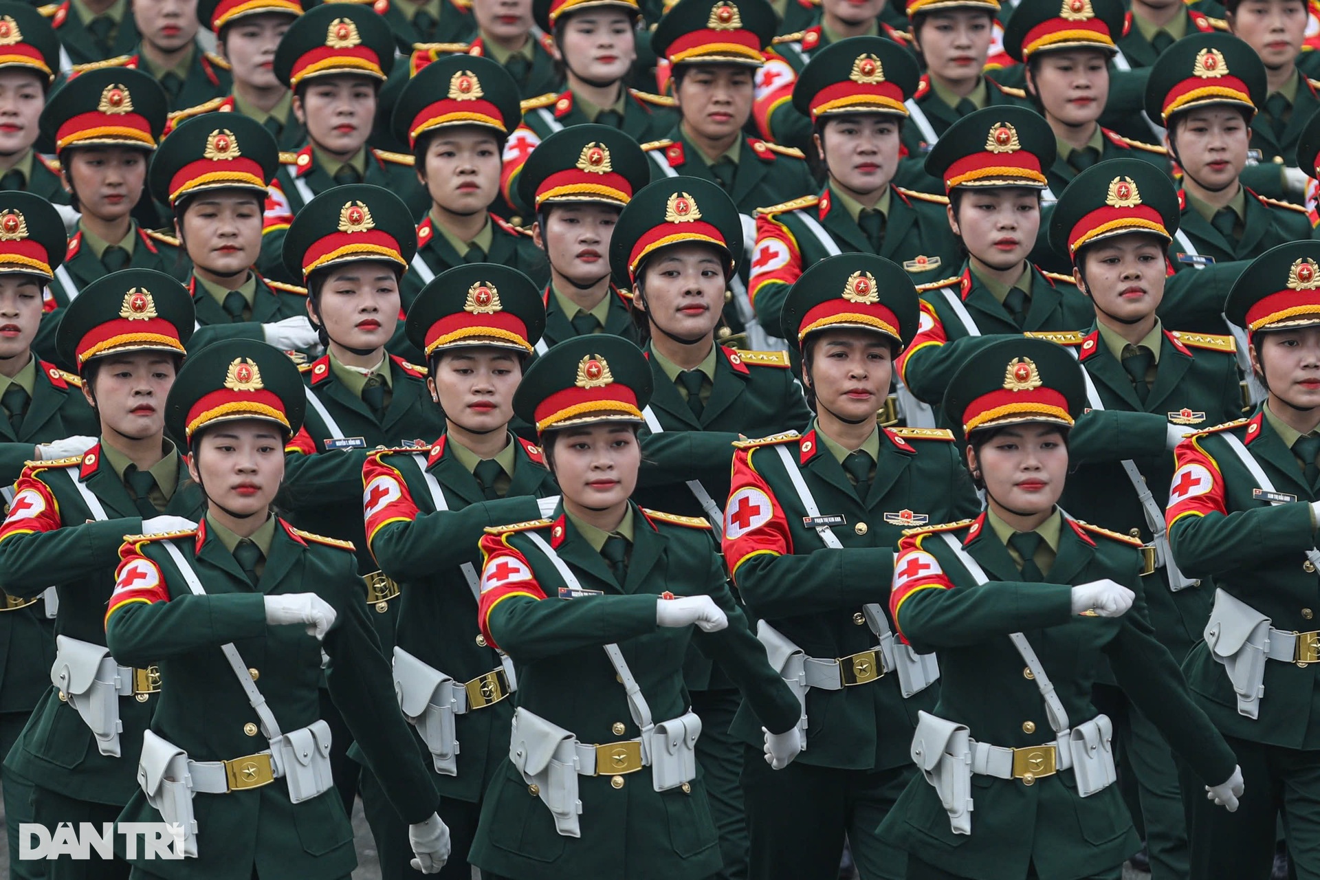 Các khối nữ diễu binh rạng ngời trong ngày hợp luyện cuối cùng ở Biên Hòa - 13 Các khối nữ diễu binh rạng ngời trong ngày hợp luyện cuối cùng ở Biên Hòa - 13
