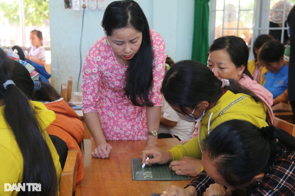 Lớp học vỡ lòng của U60 - 3 Lớp học vỡ lòng của U60 - 3