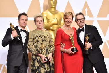 Dàn sao giành giải Oscar rạng rỡ khoe tượng vàng