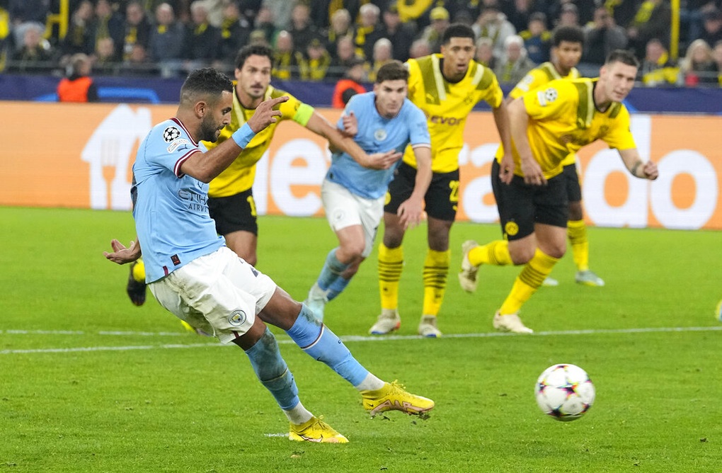 Mahrez đá hỏng phạt đền, Man City chia điểm trên sân Dortmund - 2 Mahrez đá hỏng phạt đền, Man City chia điểm trên sân Dortmund - 2