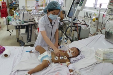 Nhiều trường mầm non bị dịch tay chân miệng tấn công