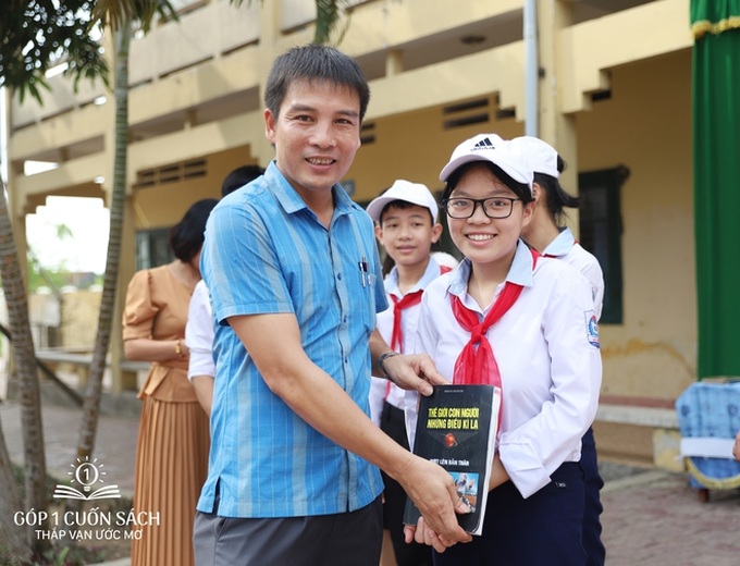 Trao tặng sách trên quê hương danh nhân văn hóa Vũ Diệm - Ảnh 8. Trao tặng sách trên quê hương danh nhân văn hóa Vũ Diệm - Ảnh 8.