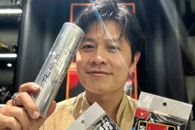 "Cha đẻ" bản hit 4 tỷ lượt xem hé lộ món quà đặc biệt từ phi công SU-30MK2