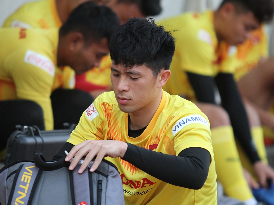 Trung vệ Đình Trọng nghỉ thêm 3 tháng vì tái phát chấn thương - 1 Trung vệ Đình Trọng nghỉ thêm 3 tháng vì tái phát chấn thương - 1
