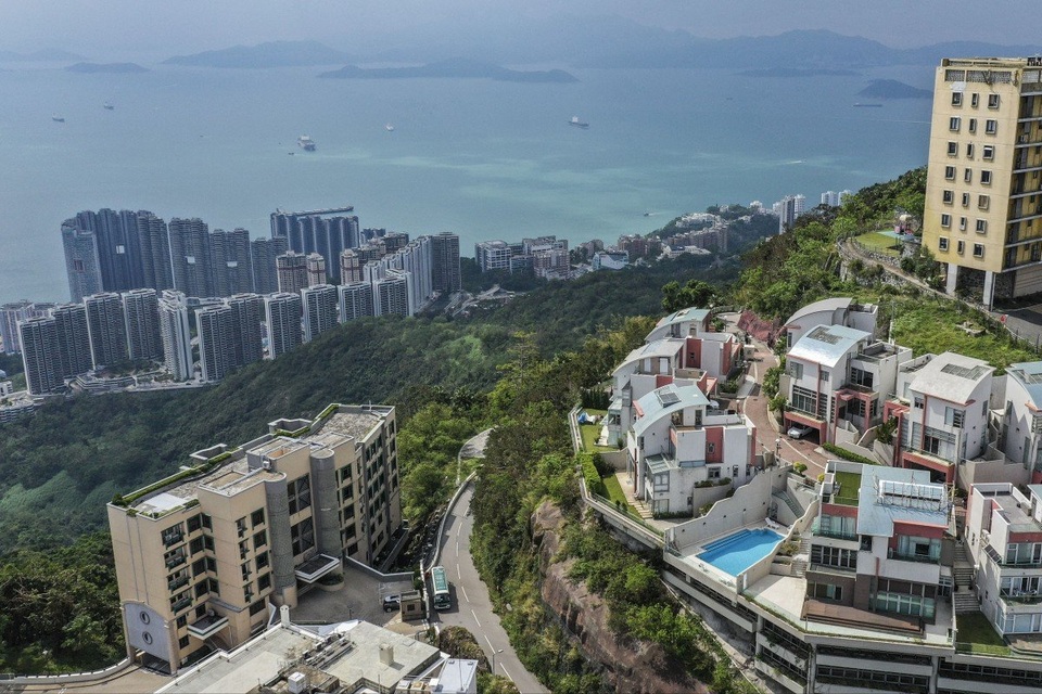 Giới siêu giàu Hong Kong rao bán lỗ vốn biệt thự do dịch Covid-19 - 1 Giới siêu giàu Hong Kong rao bán lỗ vốn biệt thự do dịch Covid-19 - 1