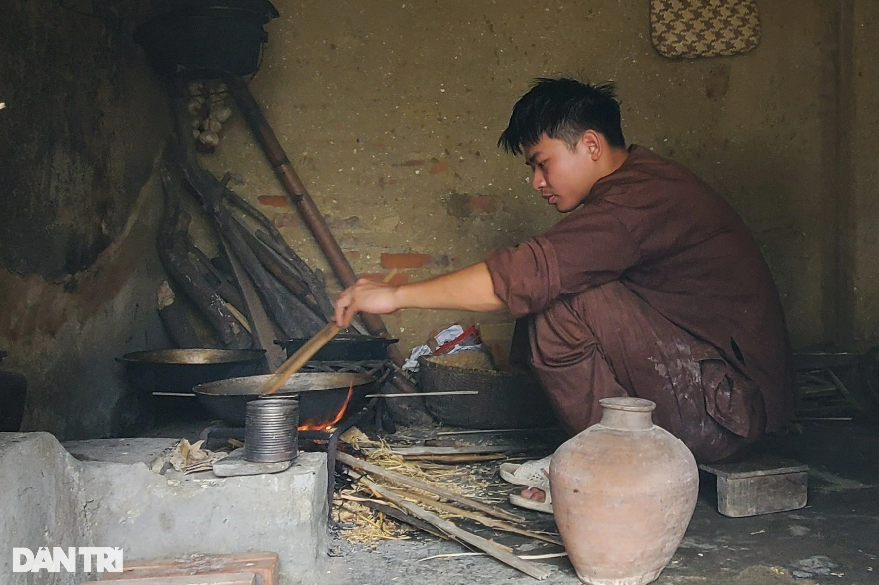 Chàng trai trẻ bỏ phố về quê làm trò vô công rồi nghề mà triệu người xem - 5 Chàng trai trẻ bỏ phố về quê làm trò vô công rồi nghề mà triệu người xem - 5