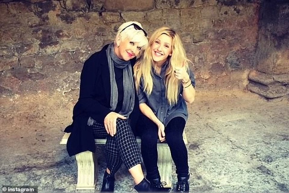 Ellie Goulding tiết lộ quan hệ với mẹ đẻ đã rạn nứt - 1 Ellie Goulding tiết lộ quan hệ với mẹ đẻ đã rạn nứt - 1