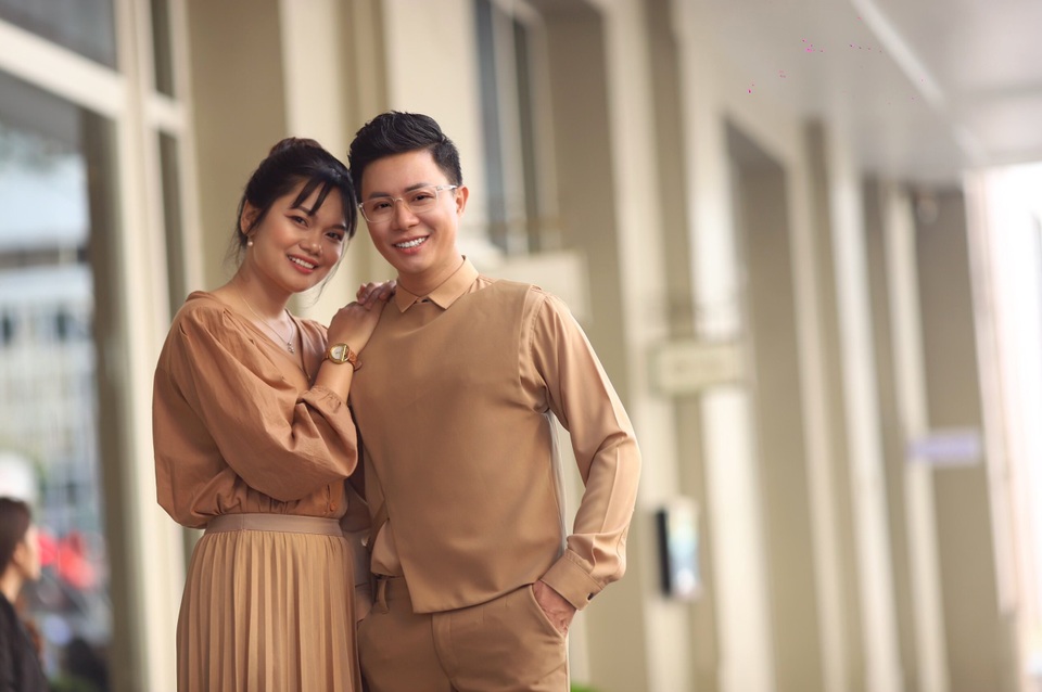 MC Lê Anh: Vợ lén khóc nhớ nhà lúc tôi mải xem Táo Quân - 2 MC Lê Anh: Vợ lén khóc nhớ nhà lúc tôi mải xem Táo Quân - 2