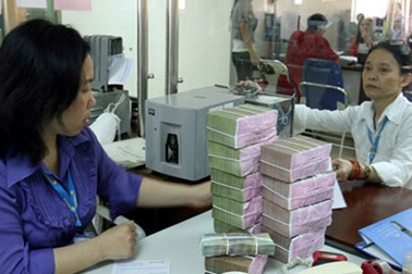 Lãi suất giảm, "mỡ treo miệng mèo"