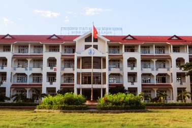 Phê bình trường cấp giấy chứng nhận bồi dưỡng nghiệp vụ sư phạm vô giá trị