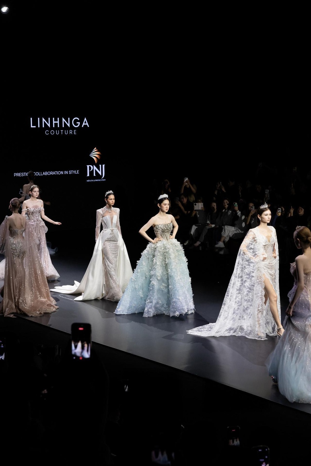 PNJ bắt tay Linh Nga Couture, tái hiện tinh hoa Việt dưới ngôn ngữ thời trang cao cấp - 1 PNJ bắt tay Linh Nga Couture, tái hiện tinh hoa Việt dưới ngôn ngữ thời trang cao cấp - 1