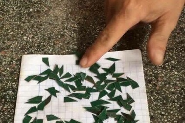 Chủ tiệm sửa xe rải đinh “bẫy” người đi đường