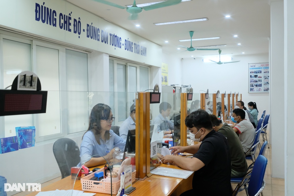 Sau tăng lương, tiếp tục chính sách cải cách để ngăn làn sóng nghỉ việc - 2 Sau tăng lương, tiếp tục chính sách cải cách để ngăn làn sóng nghỉ việc - 2