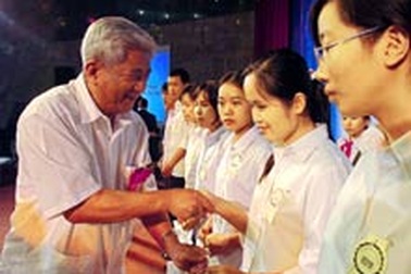 250 suất học bổng “Biti's Nâng niu tài năng Việt”