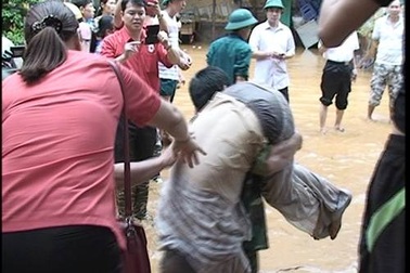 Tìm thấy thi thể người phụ nữ bị mưa lớn cuốn trôi