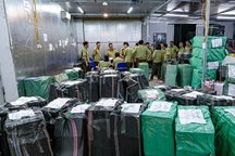 Kho hàng lậu "khủng": Ngày 1.000 đơn, lương livestream 80 triệu đồng/tháng